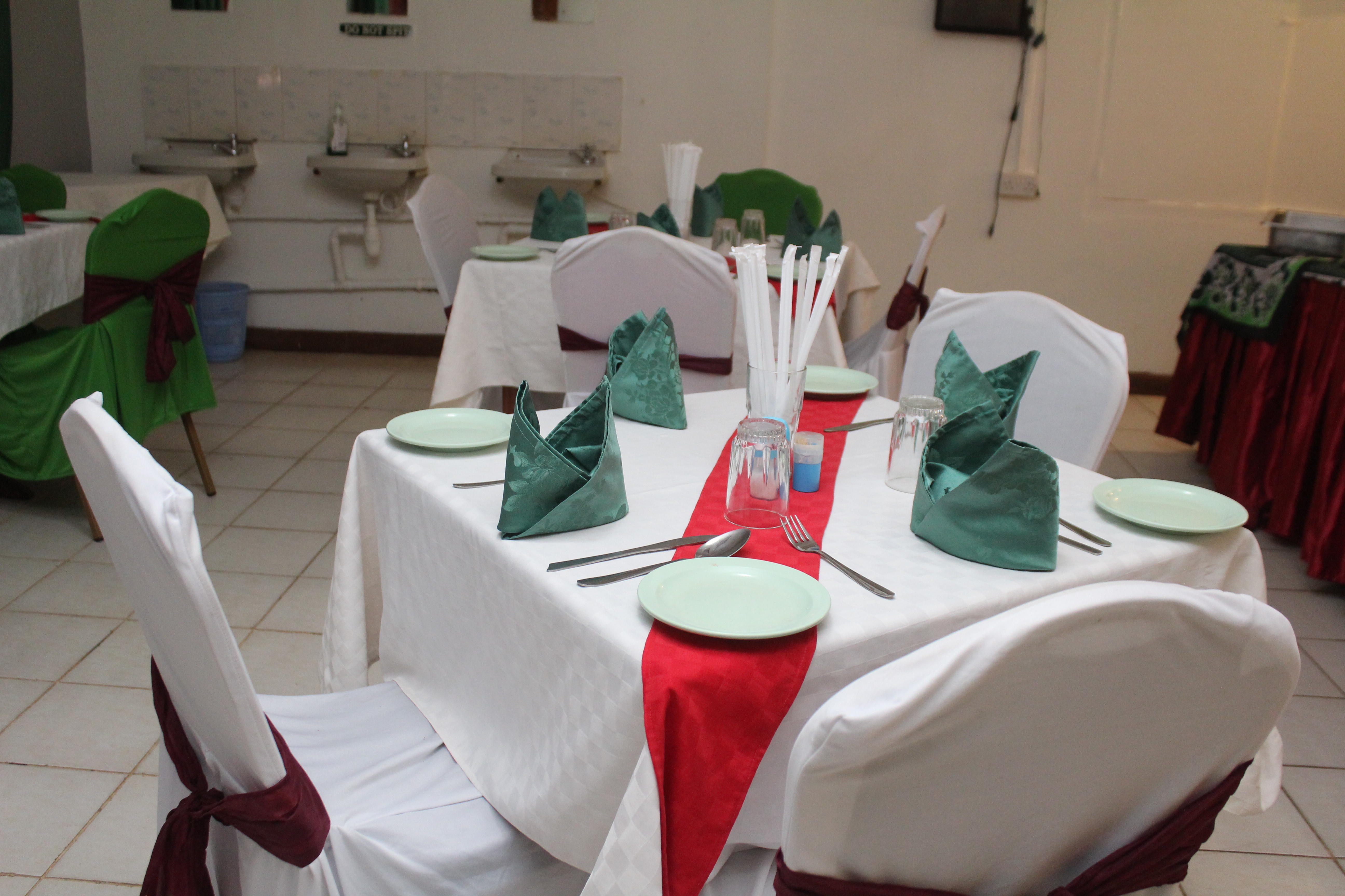Dining & Kitchen Facilities